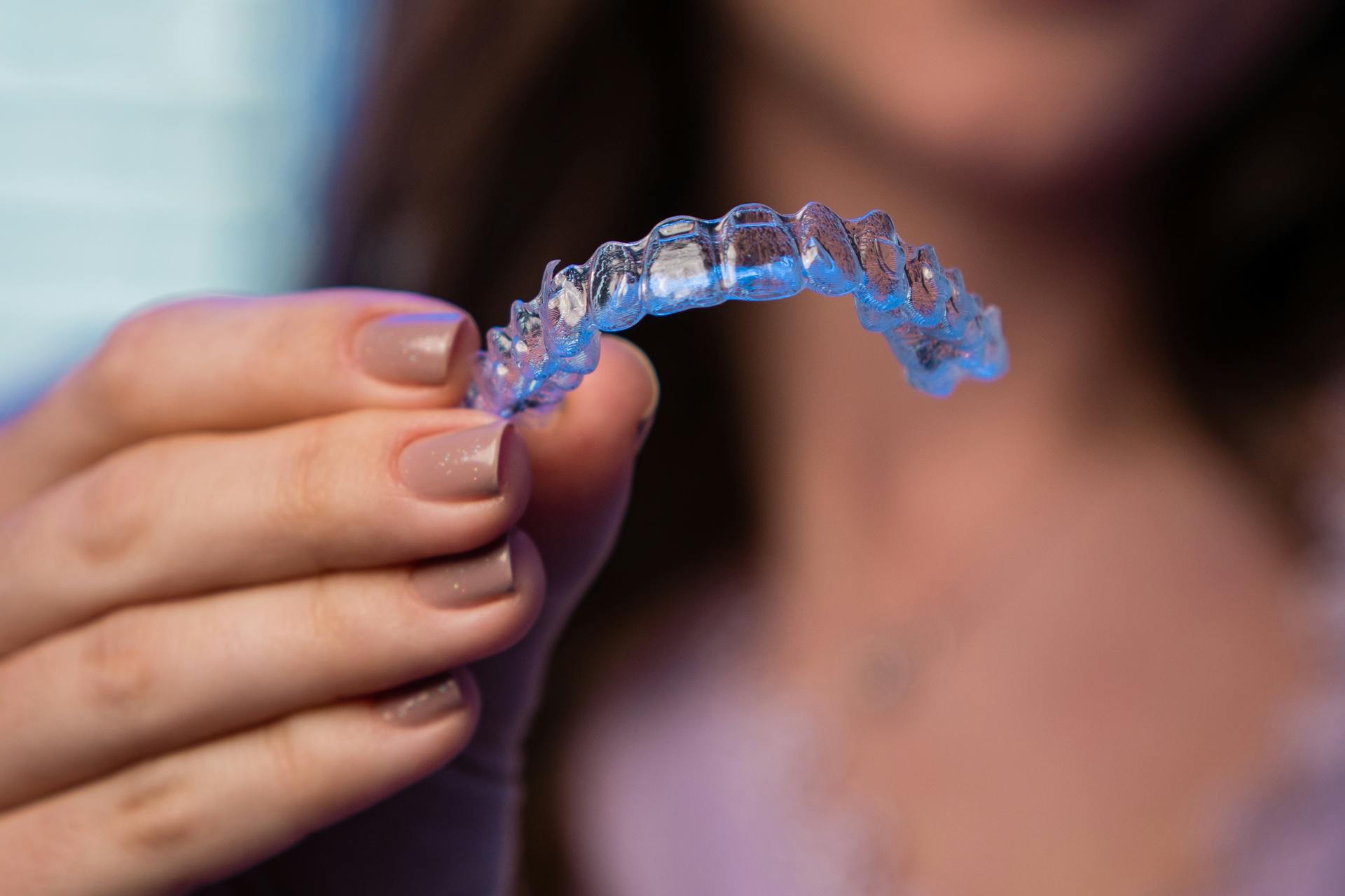 Teeth straightening with Invisalign clear aligners